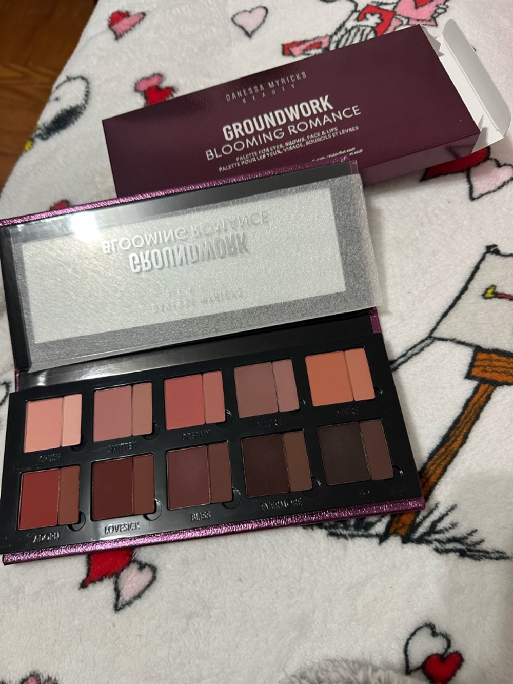 Danessa Myricks Beauty Groundwork Blooming Romance - Eyeshadow Palette - Picture 5 of 5
